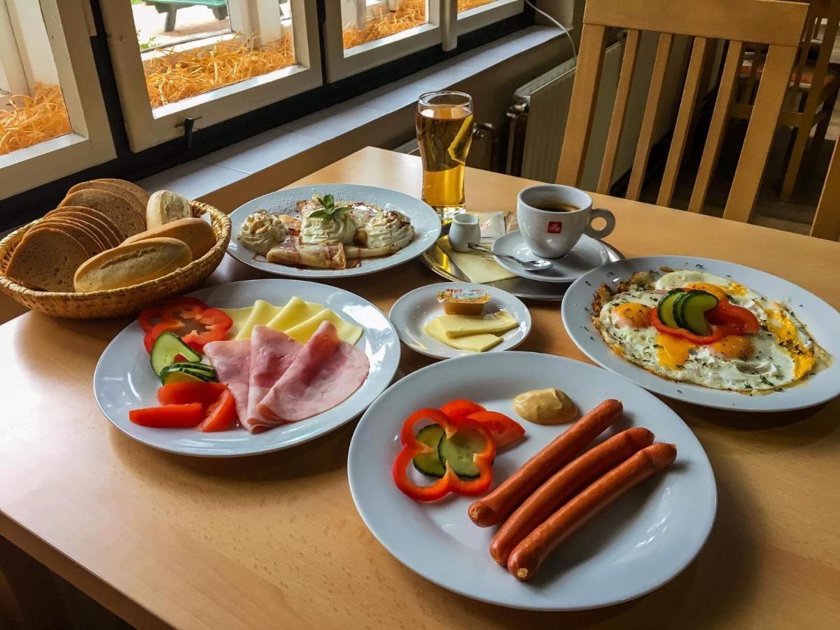 Hotel Dymnik Rumburk Exteriör bild