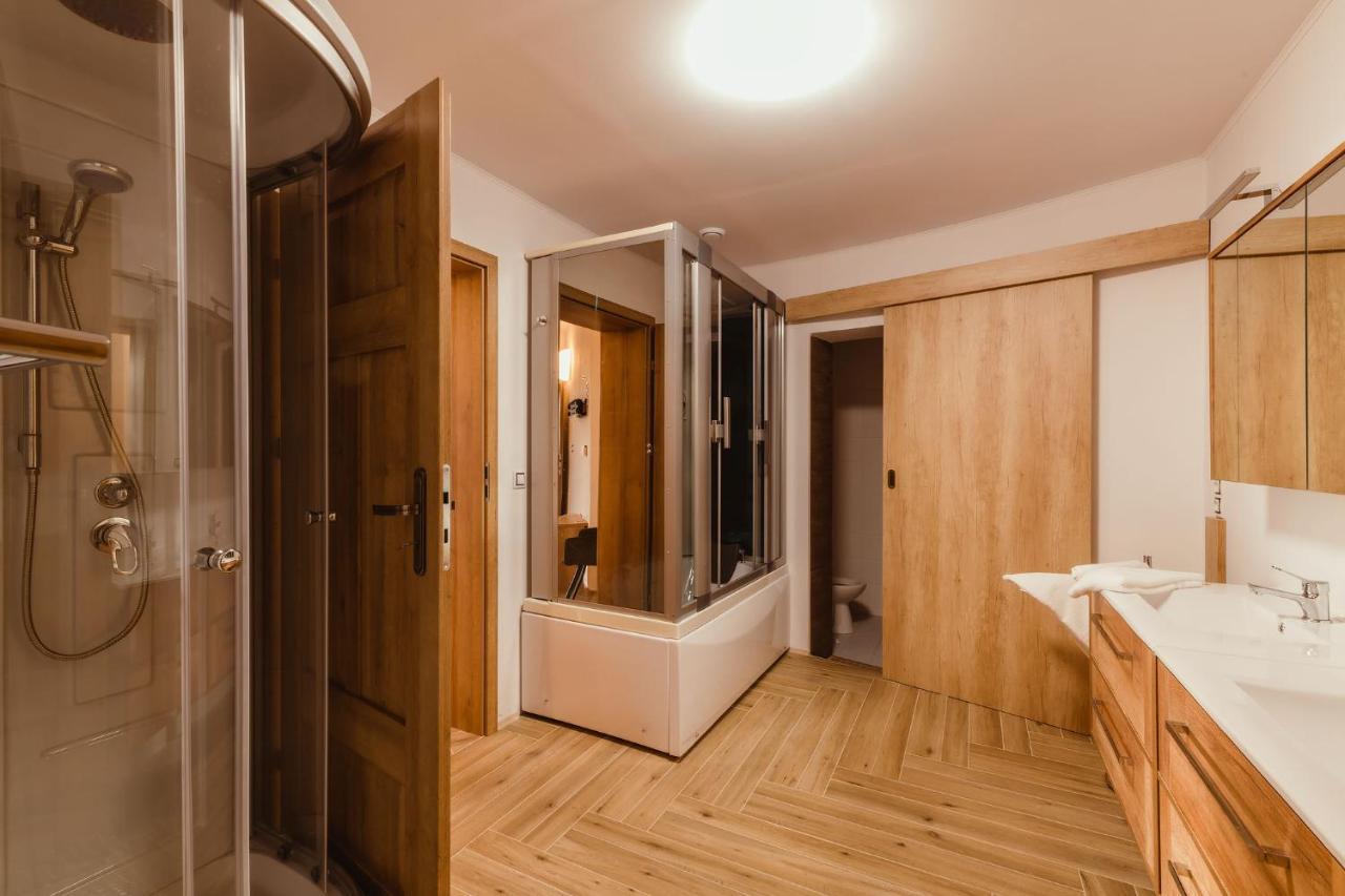 Hotel Dymnik Rumburk Exteriör bild