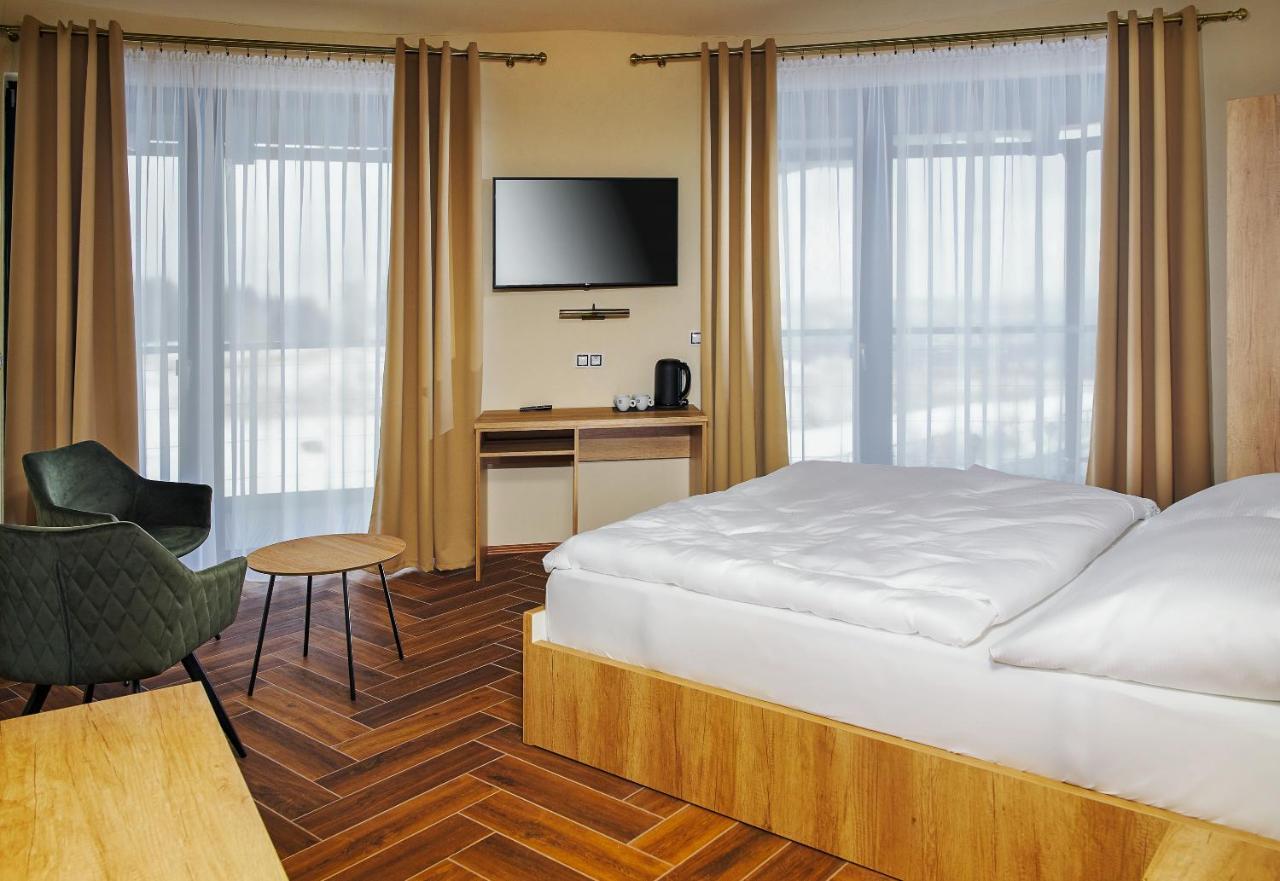 Hotel Dymnik Rumburk Exteriör bild