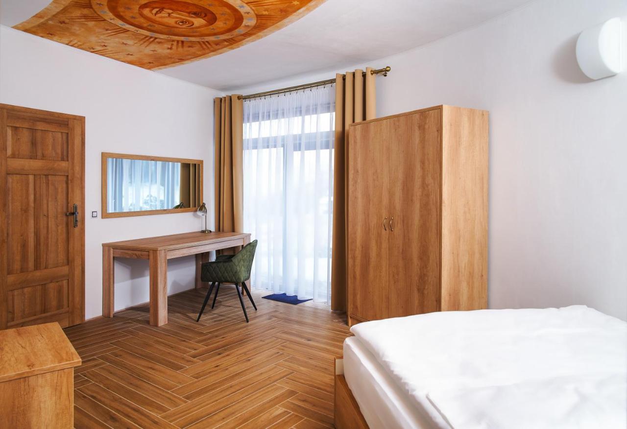 Hotel Dymnik Rumburk Exteriör bild